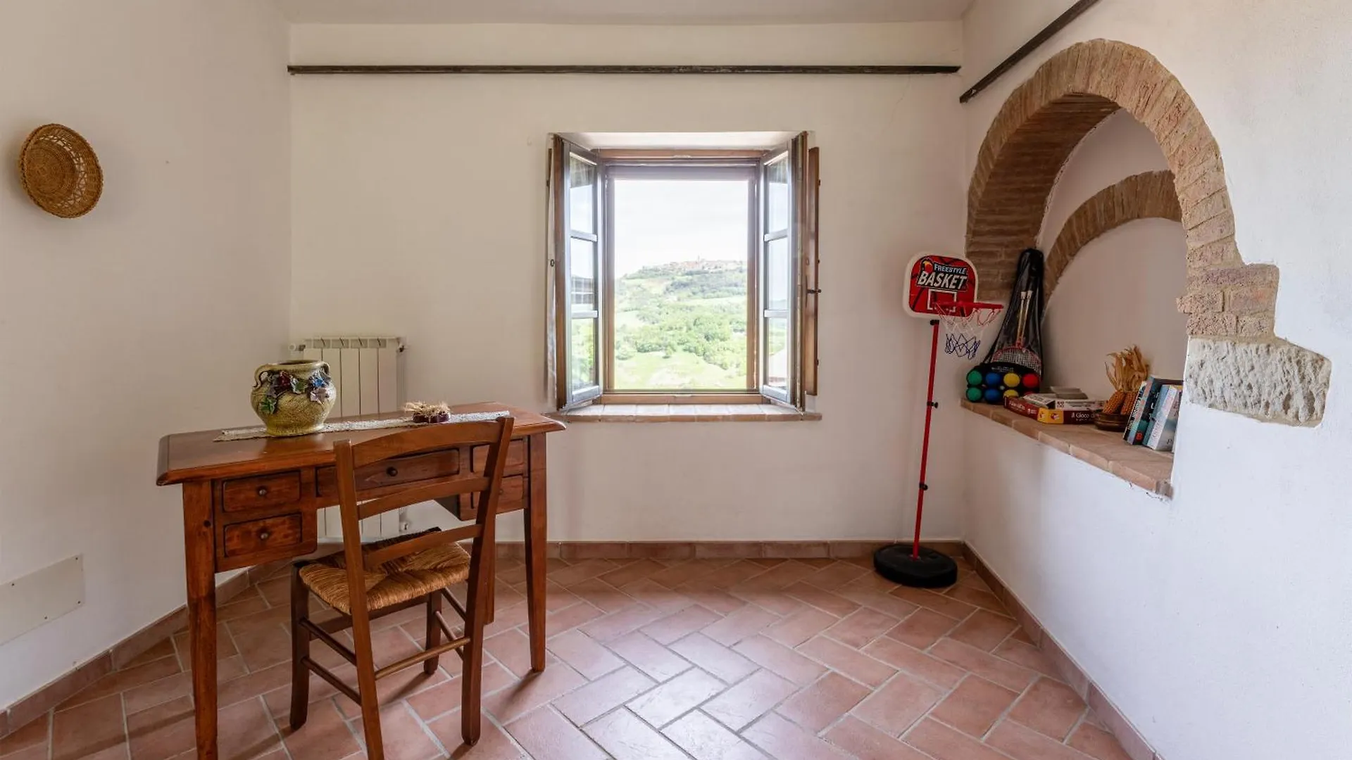 Podere Marcigliana Radicondoli 0*,