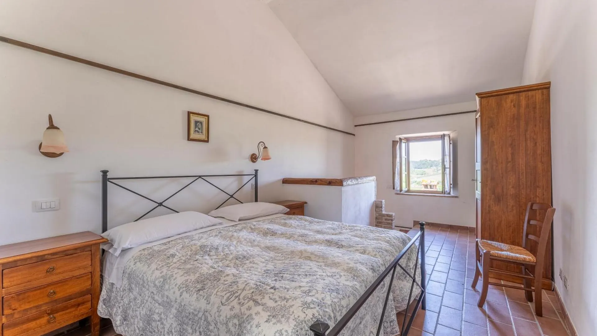 Podere Marcigliana Radicondoli Apartment